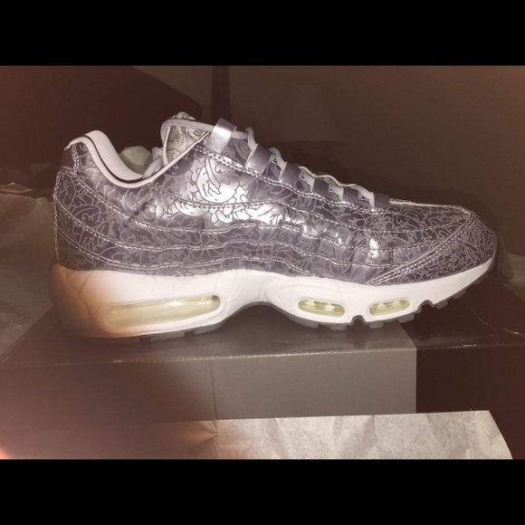 AIRMAX 95 ANNIVERSARY AIR MAX ETCHED LASER SILVER - Picture 2 of 3
